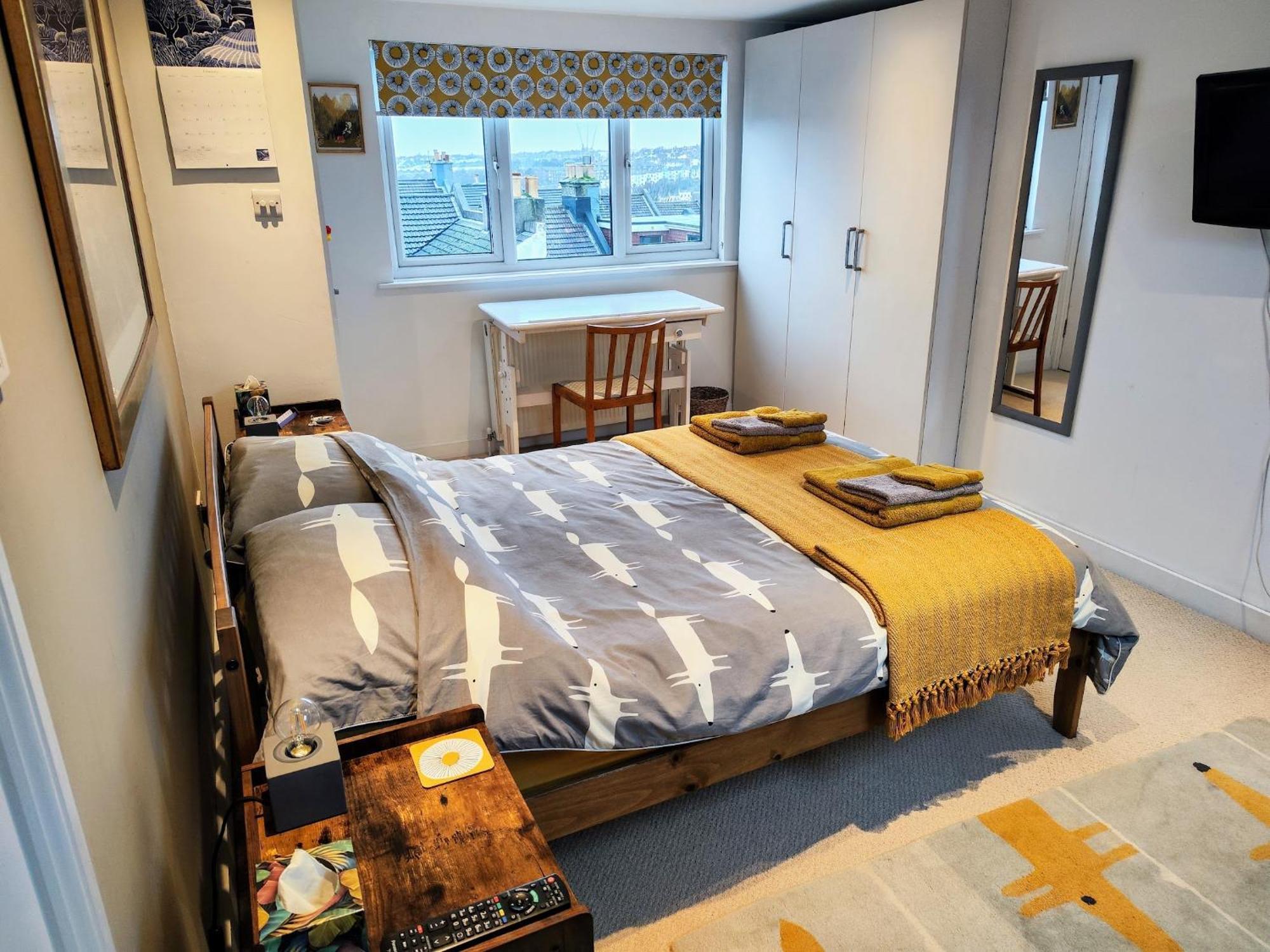 Large Light Loft Room - En Suite برايتون المظهر الخارجي الصورة